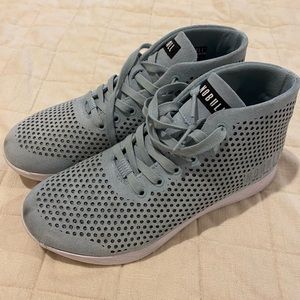 NOBULL MID TOP: SIZE 10